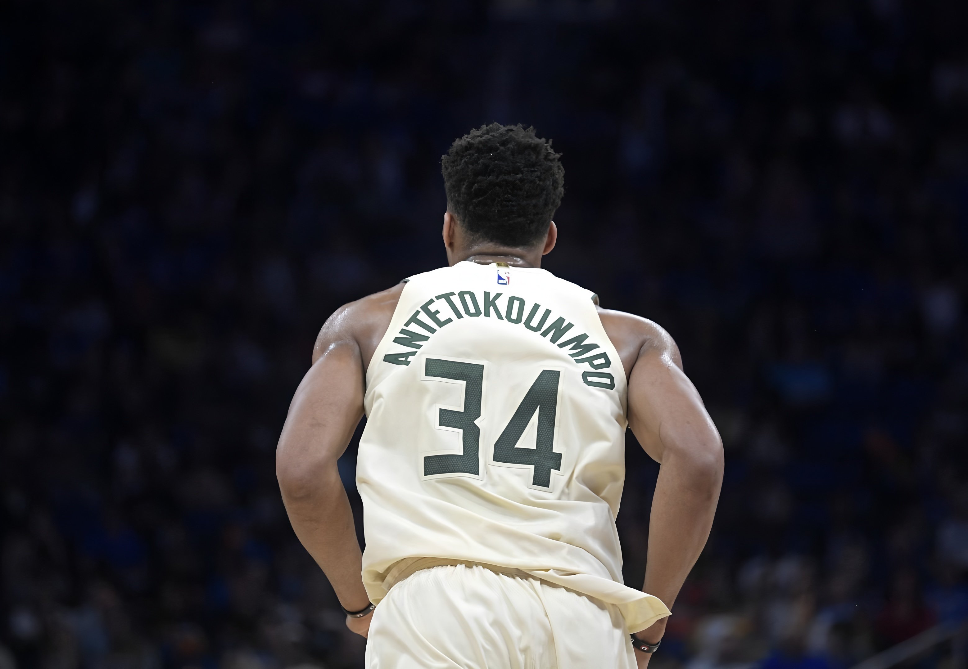 kaiyun-转折点密尔沃基雄鹿调整名单；欧冠转会期攻防权衡；赛场秩序良好；年轻球员得到机会的简单介绍