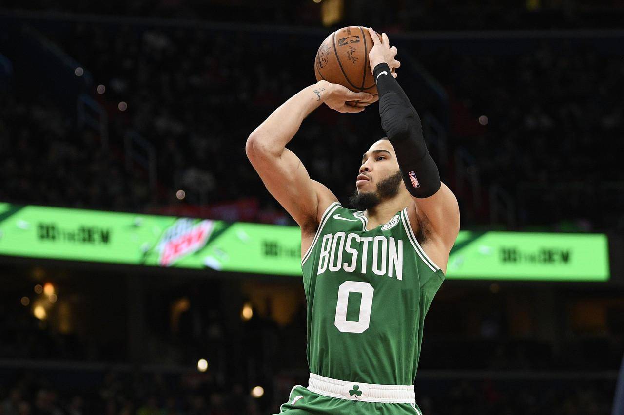 开云-清晨波士顿凯尔特人调整名单以备NBA常规赛;止住颓势环节打磨;球迷炸锅;身体对抗强度拉满的简单介绍