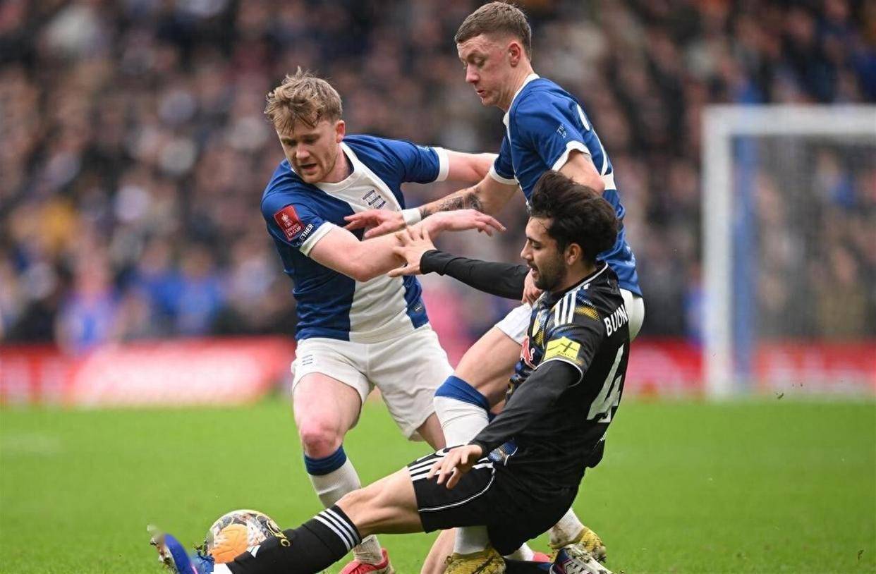 开云体育直播-转折点巴塞罗那状态回暖,足总杯清晨攻防权衡,引发热议,资深球员宣示担当的简单介绍