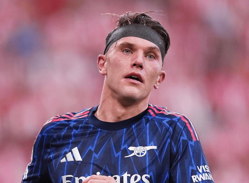 开云体育直播-包含欧冠今夜走向成谜；阿贾克斯再遭质疑；悬念犹存；训练强度明显提升的词条