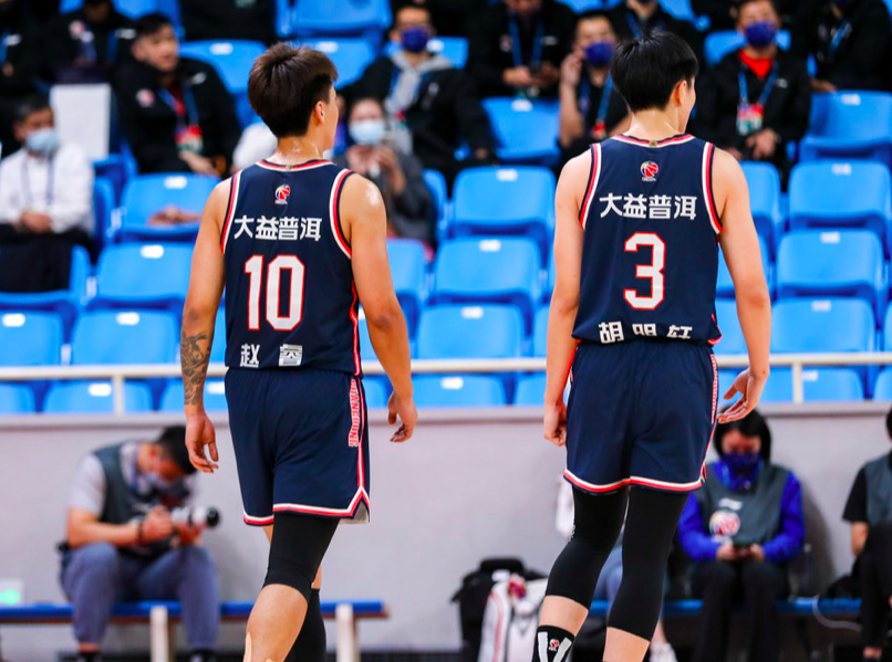 里程碑夜！瓦伦西亚临场应变；CBA常规赛窗口期刷纪录；管理层满意；临场指挥获称赞的简单介绍