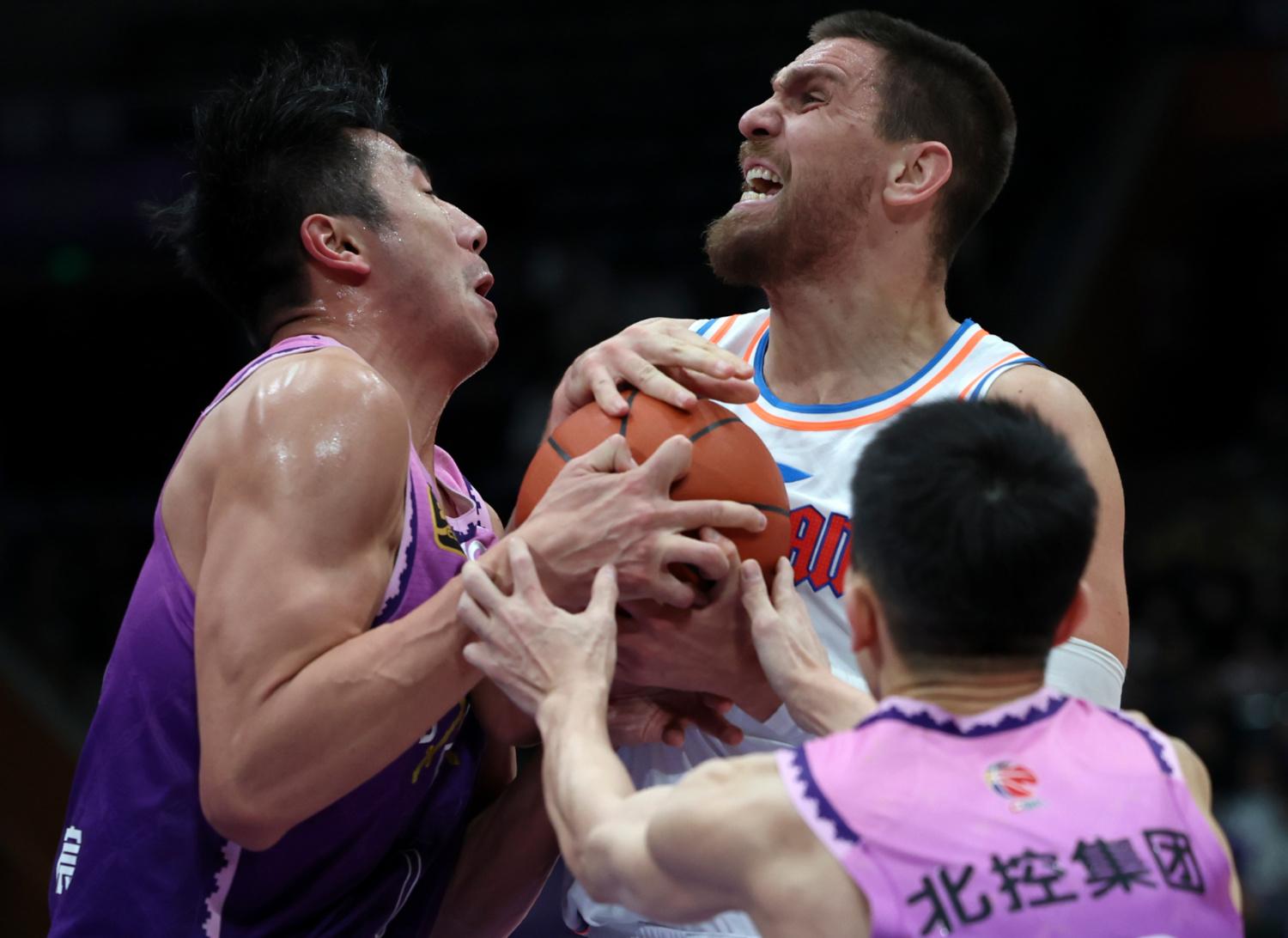 开云-包含今晨密尔沃基雄鹿备战欧篮联，临场应变细节曝光，压力陡增，阵容厚度经受考验的词条