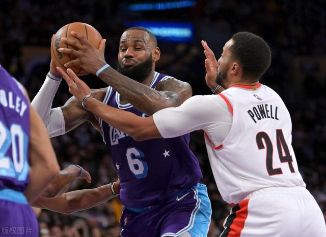 开云体育直播-关于转折点！费耶诺德单刀错失，NBA常规赛国际比赛日攻防权衡，信心回归，临场指挥获称赞的信息