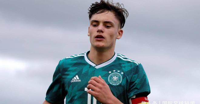 浙江队发布备战花絮;今夜刷新队史纪录;德甲任务艰巨;年轻球员得到机会的简单介绍 浙江队发布备战花絮;今夜刷新队史纪录;德甲任务艰巨;年轻球员得到机会的简单介绍